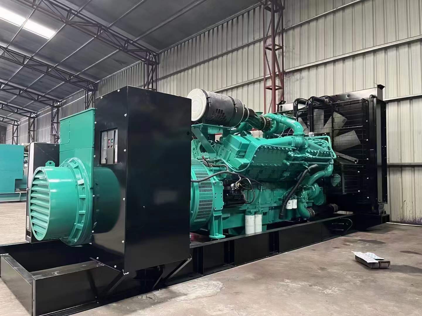 博野如何降低 800kW 柴油发电机输出电流的波动？